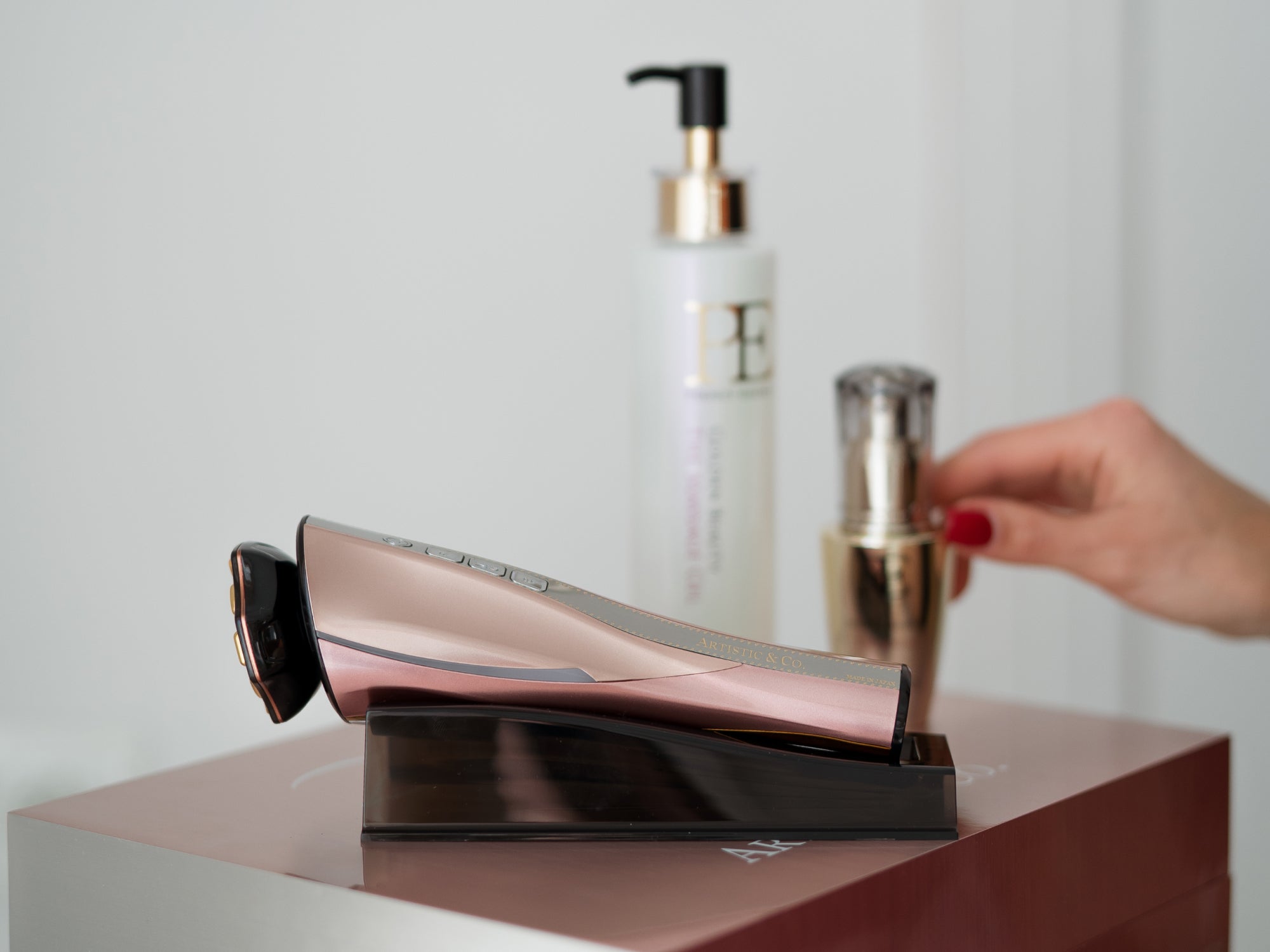 Artistic & Co. — Японські апарати для ліфтингу й омолодження